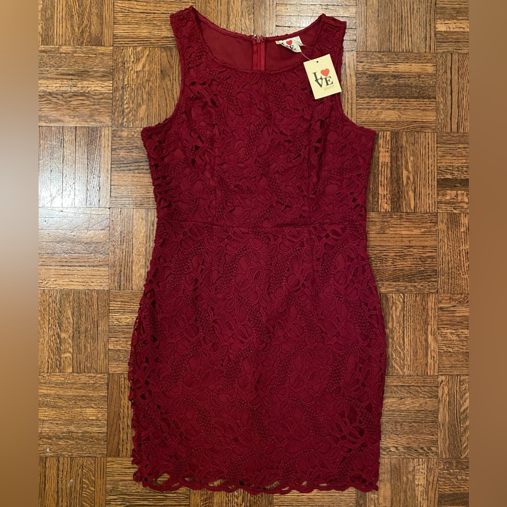 Love Point Lace Sheath Mini Dress